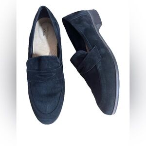 Clarks Women’s Black suede Loafers size 10